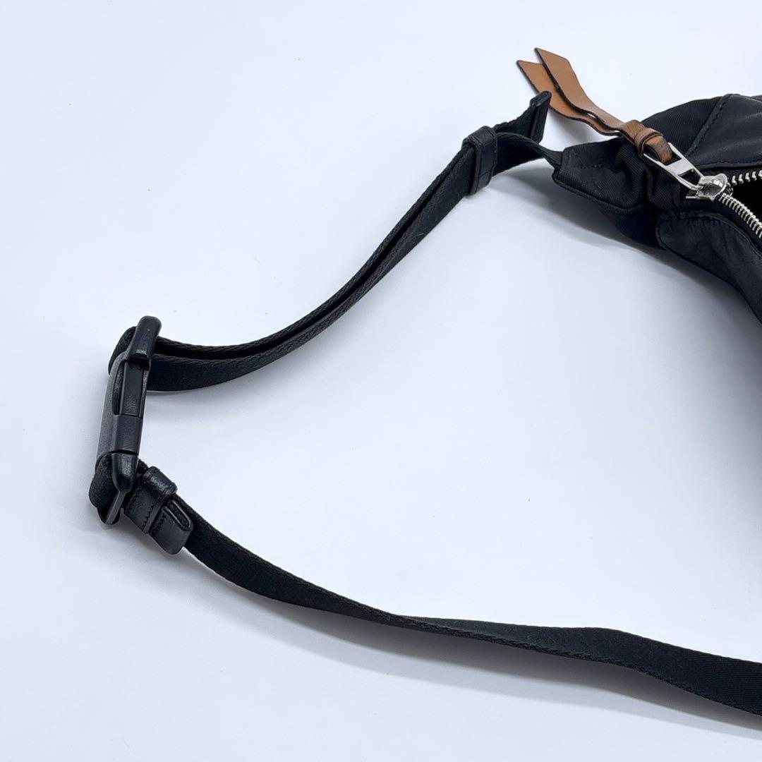 LOEWE ロエベ レザー ボディバッグ アナグラムパッチ ブラック スペイン製