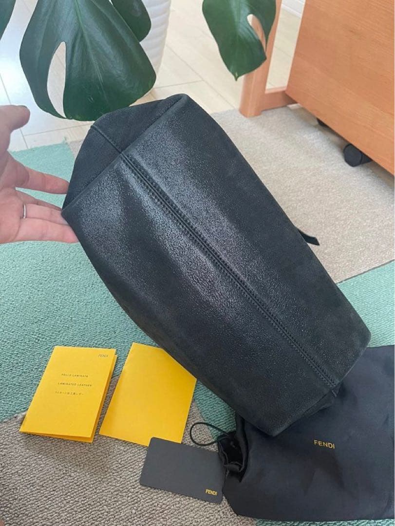 KOBAMI　FENDI マンマバケット スエードバック ショルダーバッグ