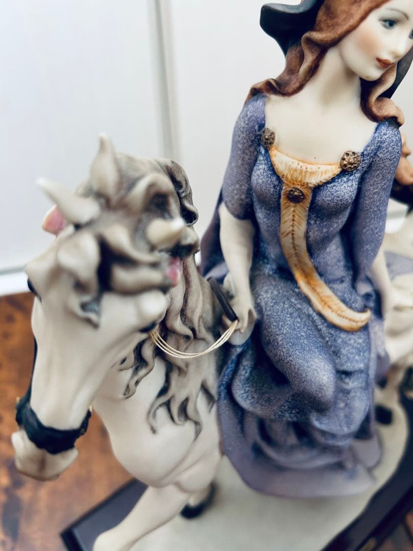 Giuseppe Armani Lady On Horseジュゼッペ アルマーニ