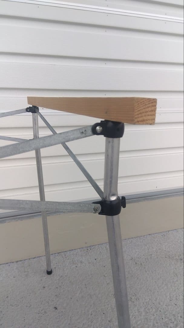 ラレマンド・ウッドロールテーブル焼印無し