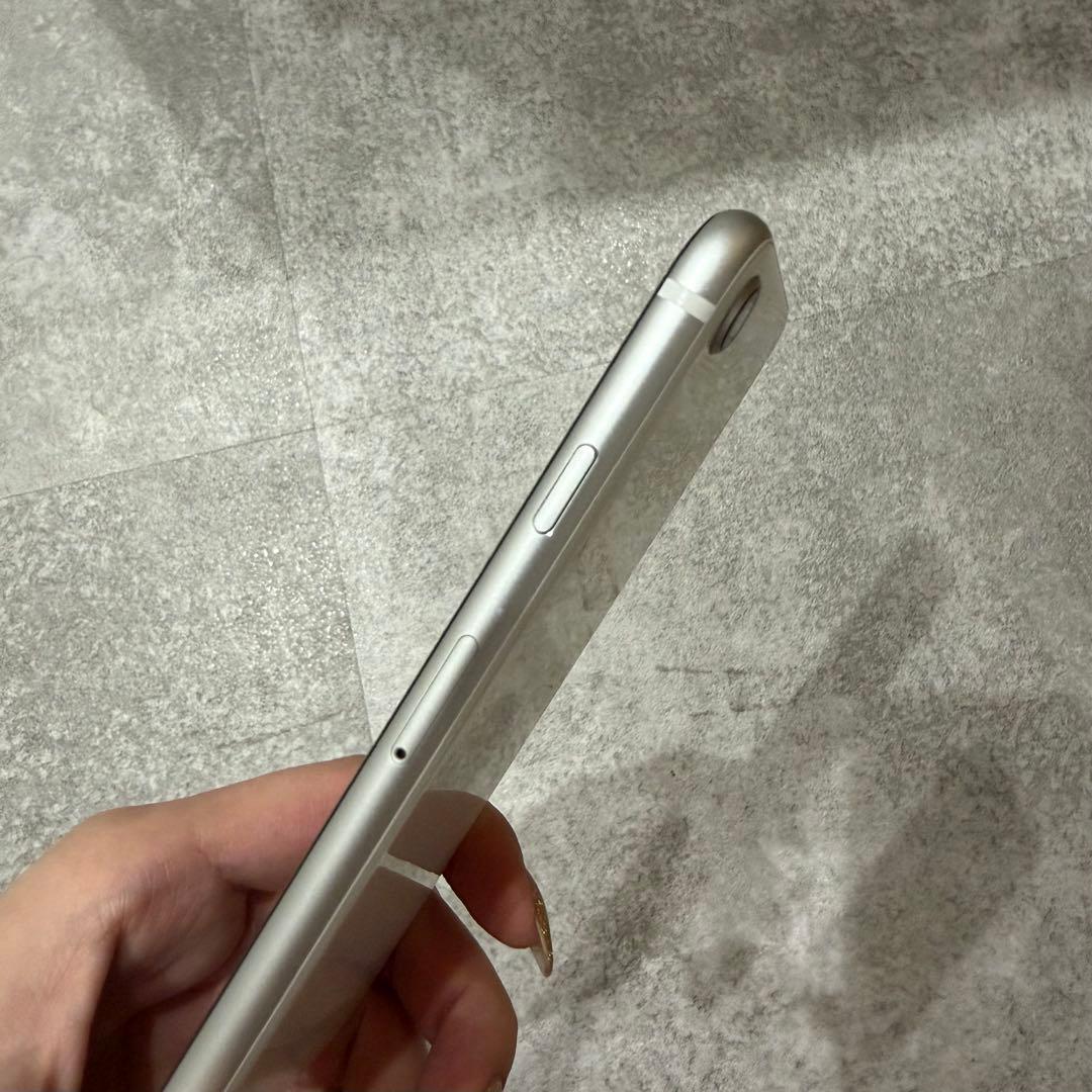 iPhone SE 第二世代 SIMフリー 64GB ※ホームボタン故障