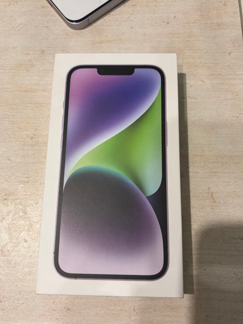 【極美品】Apple iPhone 14 256GB SIMロックなし パープル