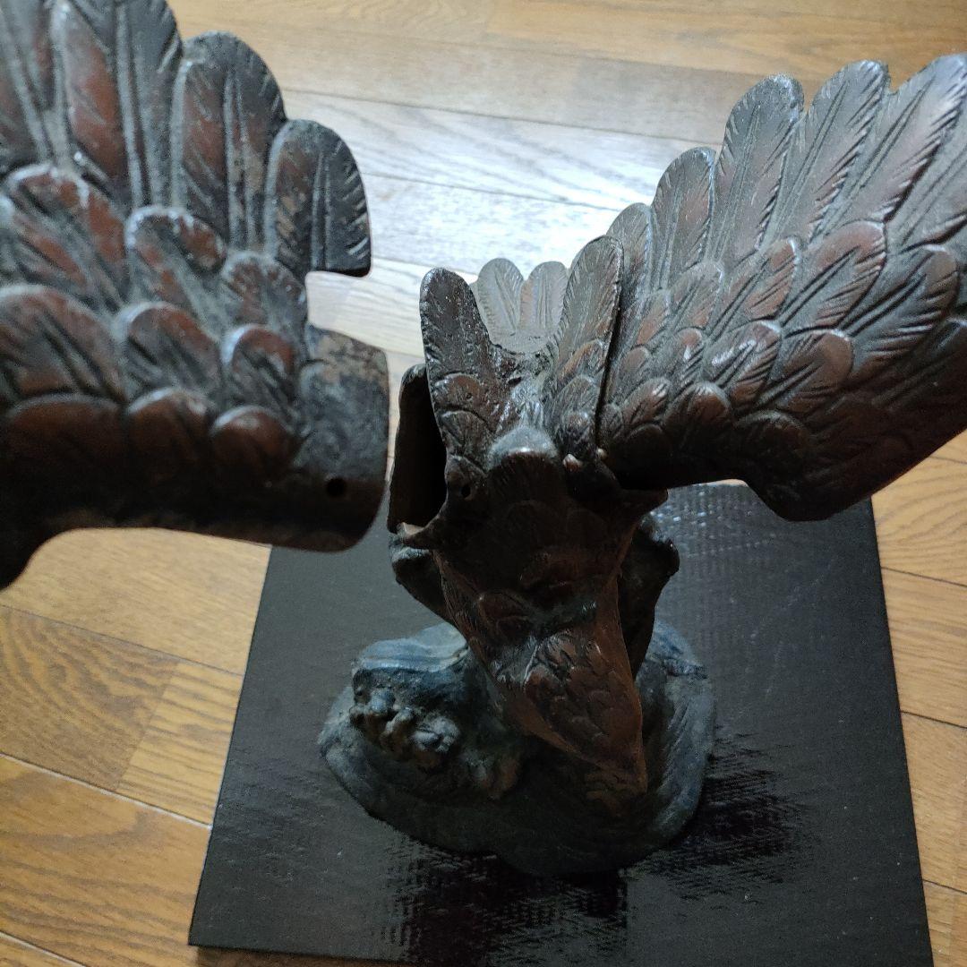昭和レトロ　アンティーク　骨董品　台座付き！鋭い目つきの鷹の置物　金属製
