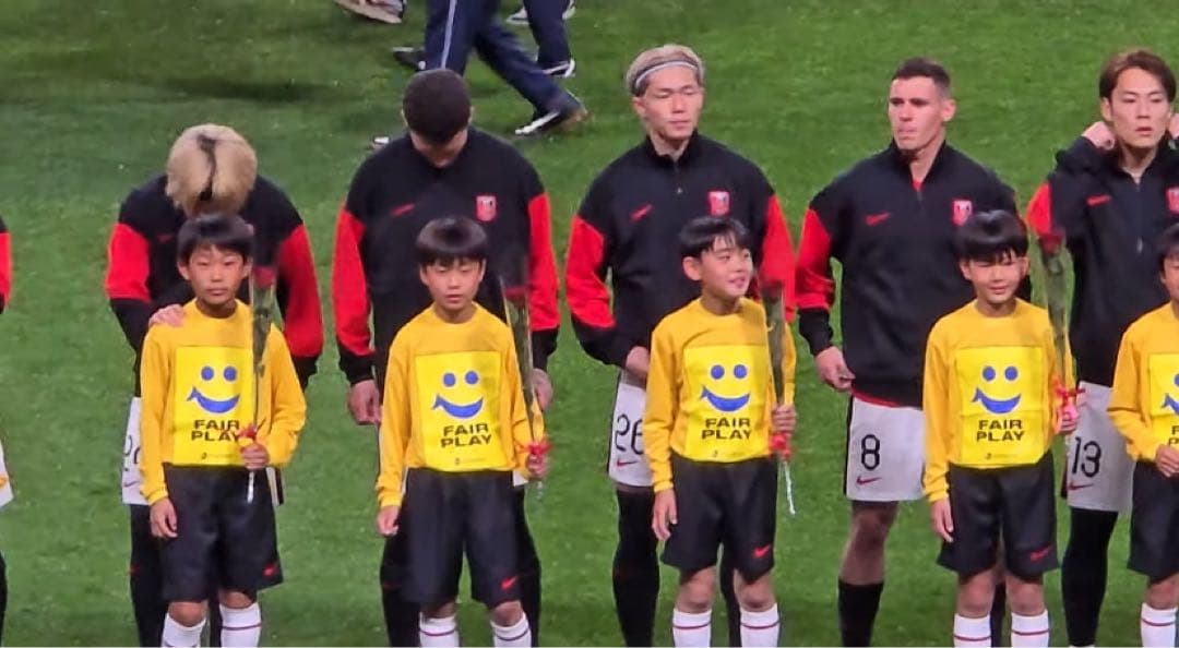 2025 浦和レッズ トラックジャケット　アンセムジャケット　長袖　XLサイズ