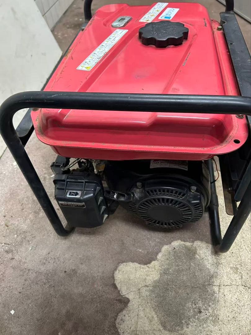 新ダイワ shindaiwa EGR2600 発電機　(B859)