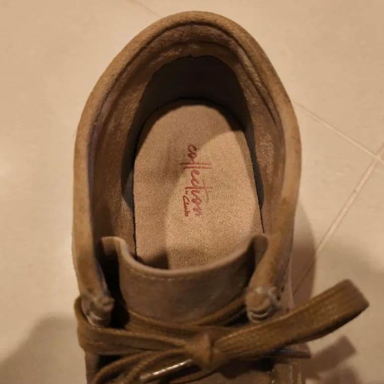 Clarks ワラビー ベージュ スエード モカシン