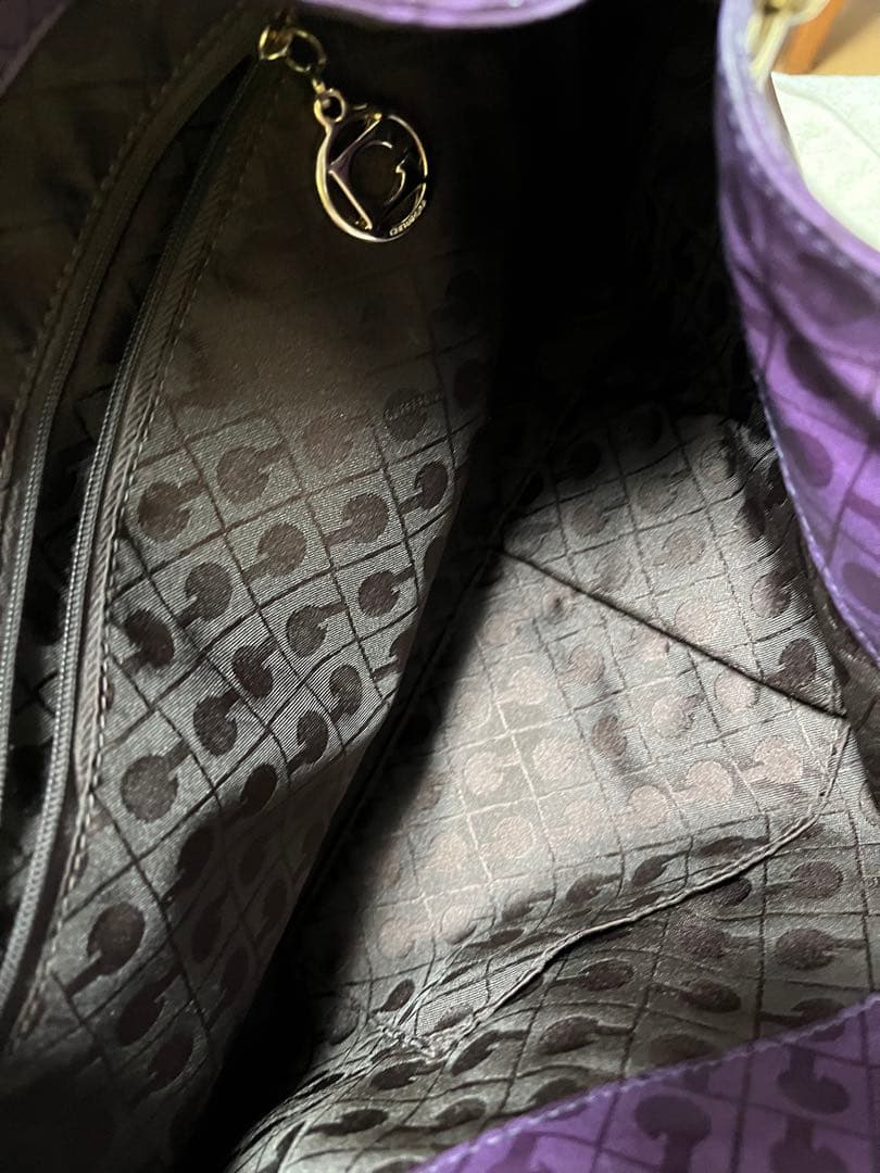 ゲラルディーニ　紫バッグ極美品