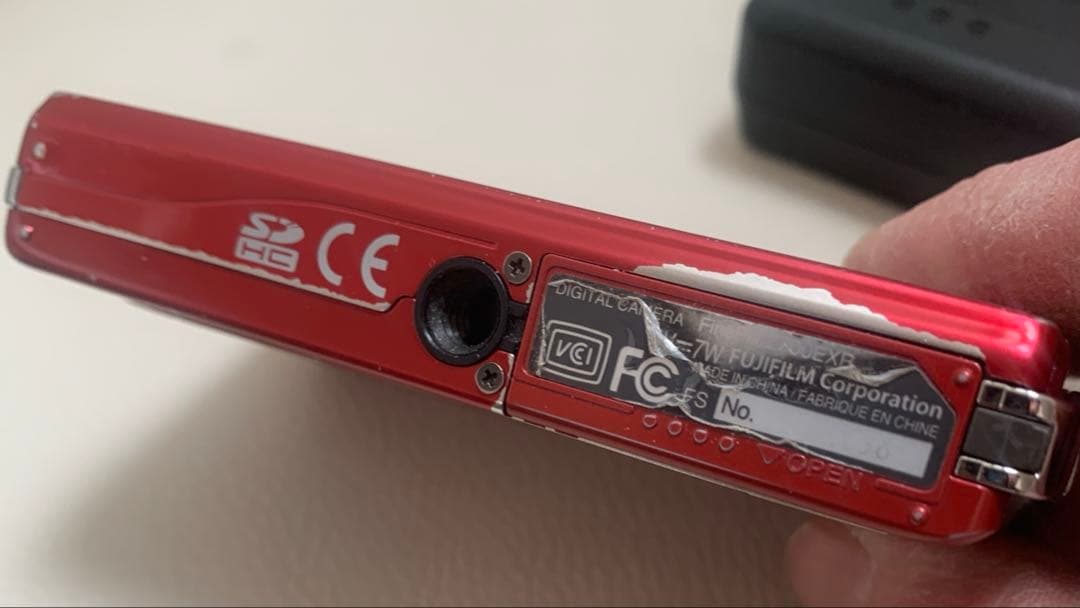 フジフィルム　FUJI Ｚ７００EXR 本体　レッド　コンデジ　箱有　中古動作品