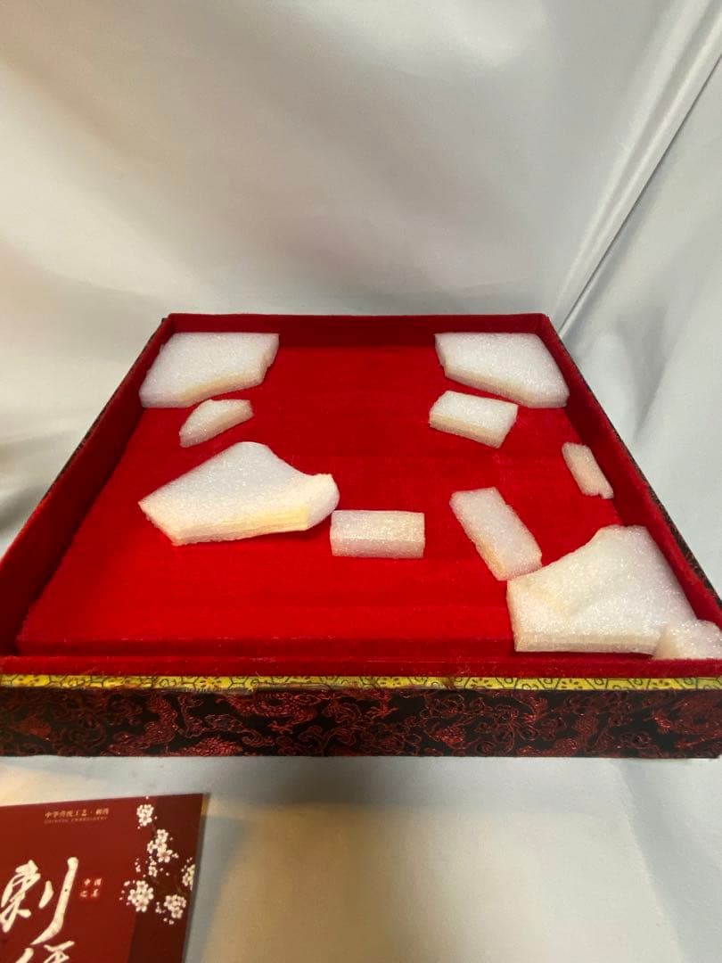 1473❣️蘇刺繍　LED ライト付き　置物