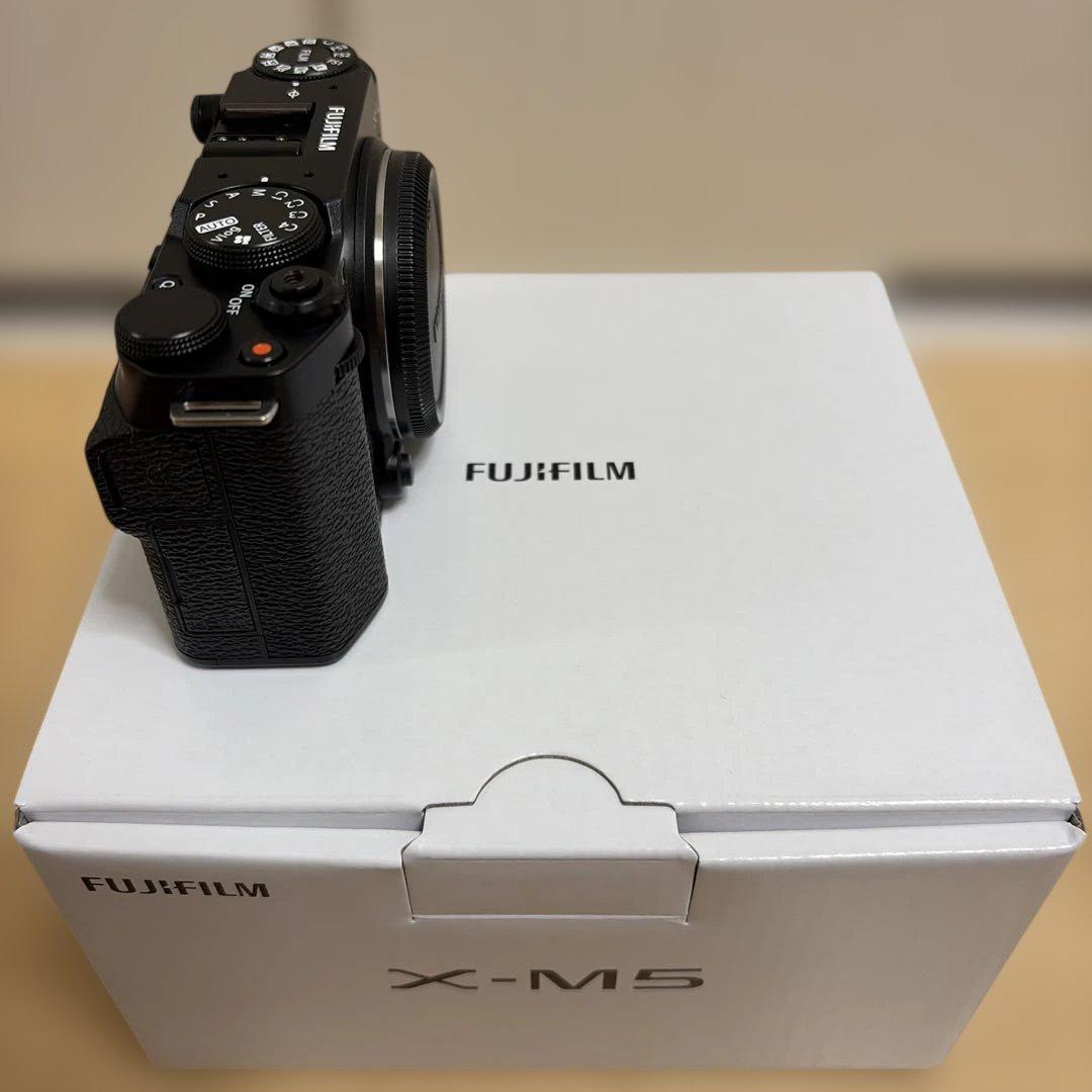新同品【FUJIFILM】X-M5 ブラック本体