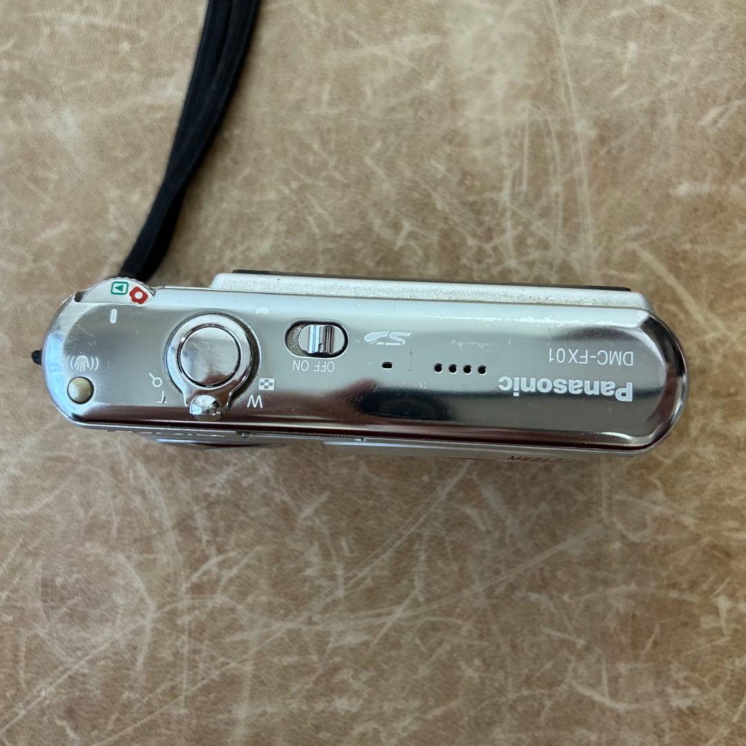 デジタルカメラ　パナソニック　LUMIX DMC-FX01　充電器付　中古品