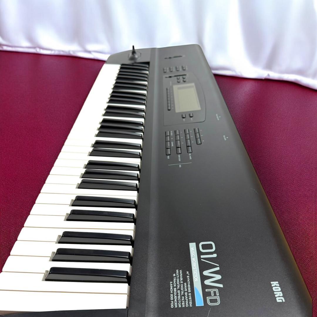 ☆美品 コルグ 01/W FD 61鍵 シンセサイザー ワークステーション