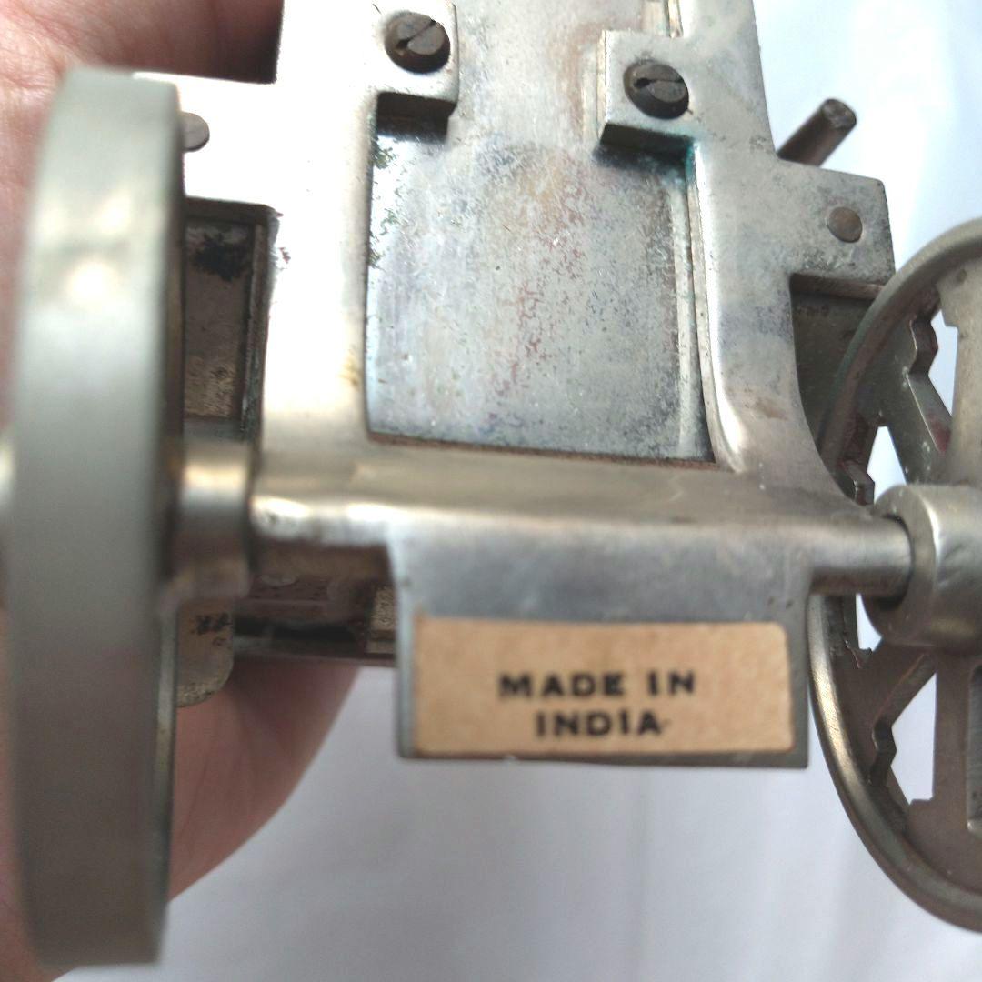 レア【アンティーク】馬車型 オルゴール 小物入れ 英国 イギリス 印度製