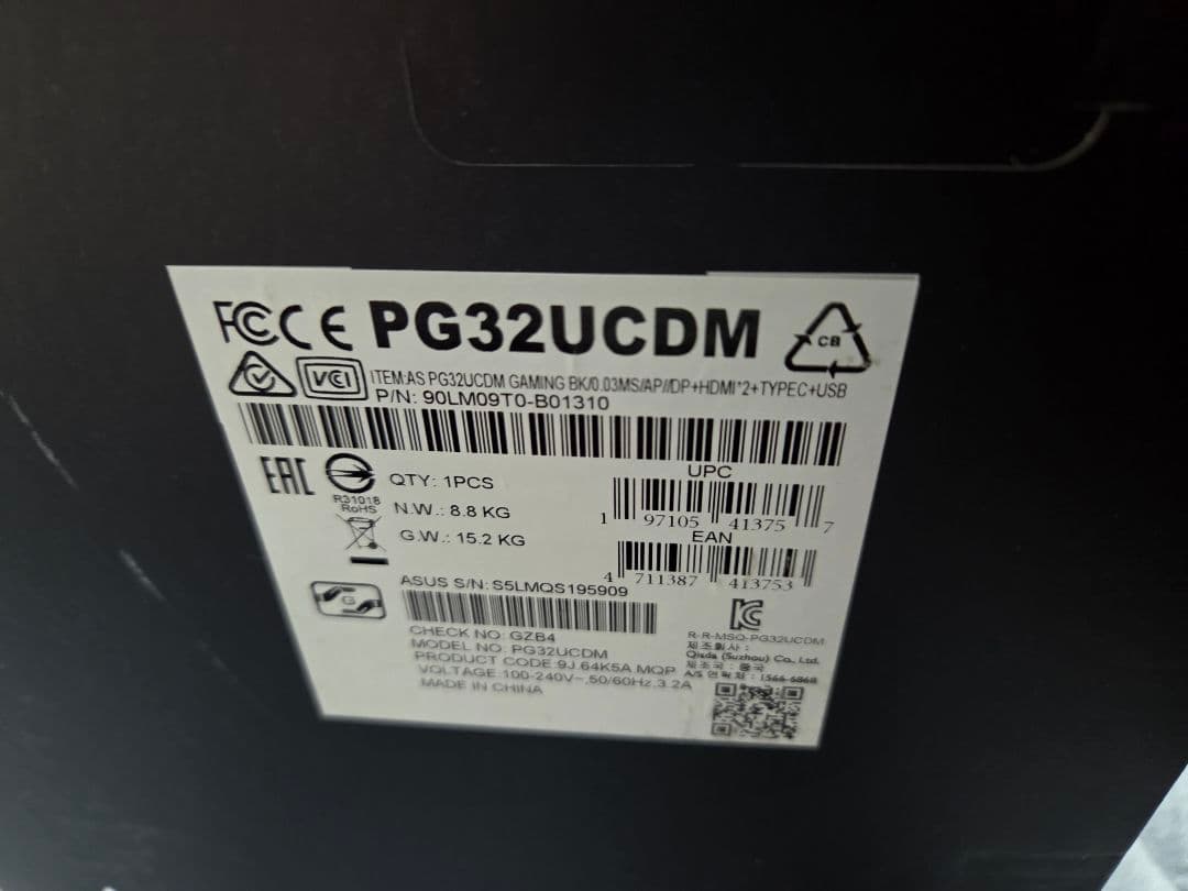 asus　ROG Swift OLED PG32UCDM　4k 240hz