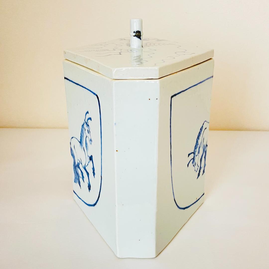 菱馬水指 染付　景徳鎮窯 王懐英　共箱入　茶道具　茶器　陶芸　伝統工芸品