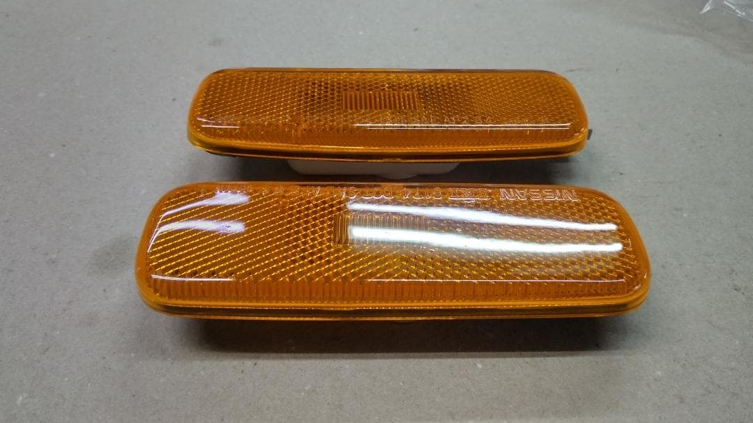 NSSAN 300ZX(Z31北米車) 87~純正フロントマーカーレンズ左右