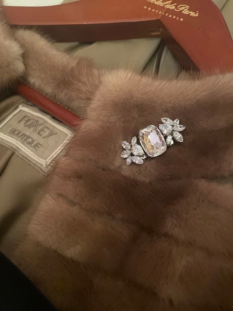 フォクシー　ブローチ　キラキラビジュー　その②