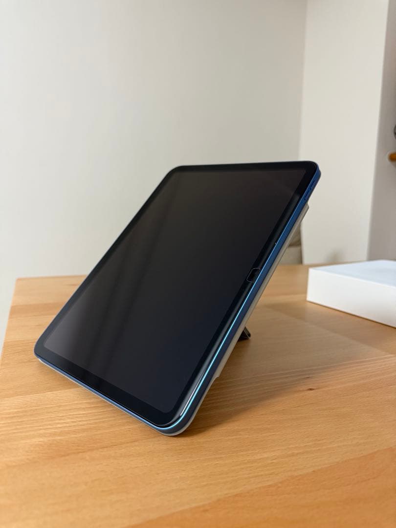 Apple iPad (第11世代) 128GB ブルー 保護フィルム&ケース付