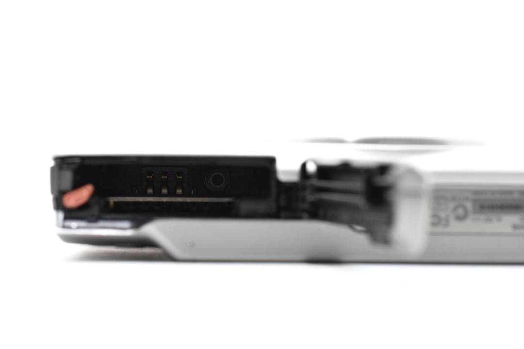 【極美品】Canon PowerShot A4000 IS シルバー　動作確認済