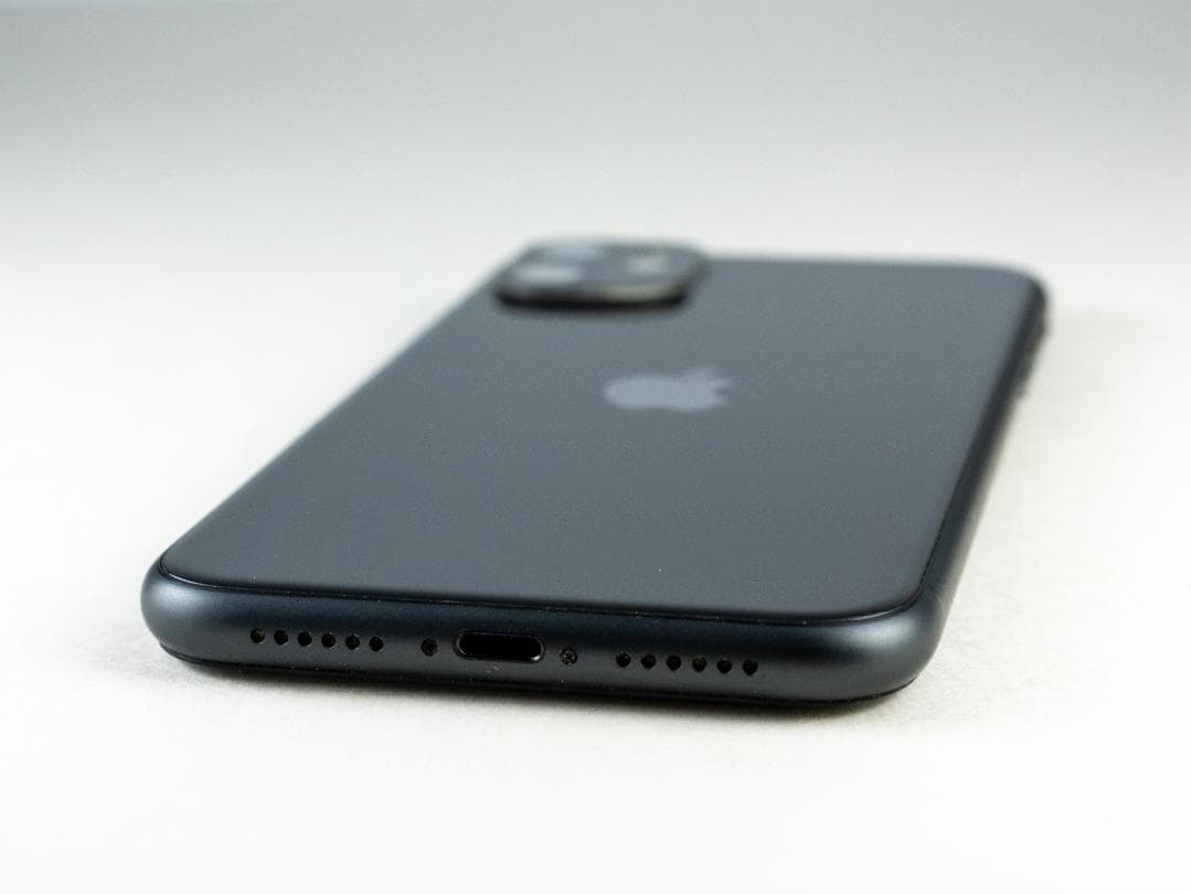iPhone11 64GB スペースグレイ SIMロック解除済 液晶不良