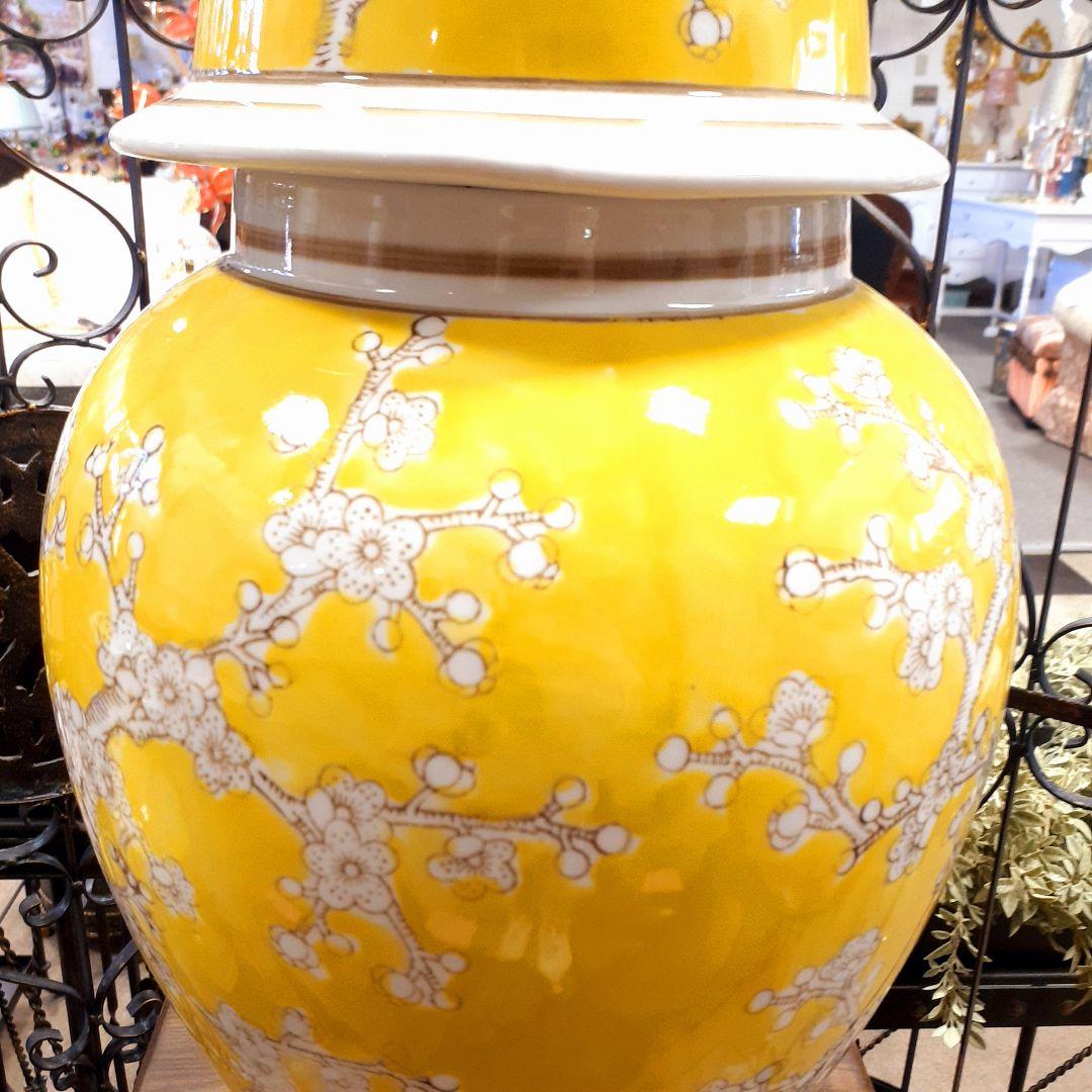 輸入雑貨　シノワズリ　『青白陶器蓋付大壷』　ハンドメイド　陶器　花柄