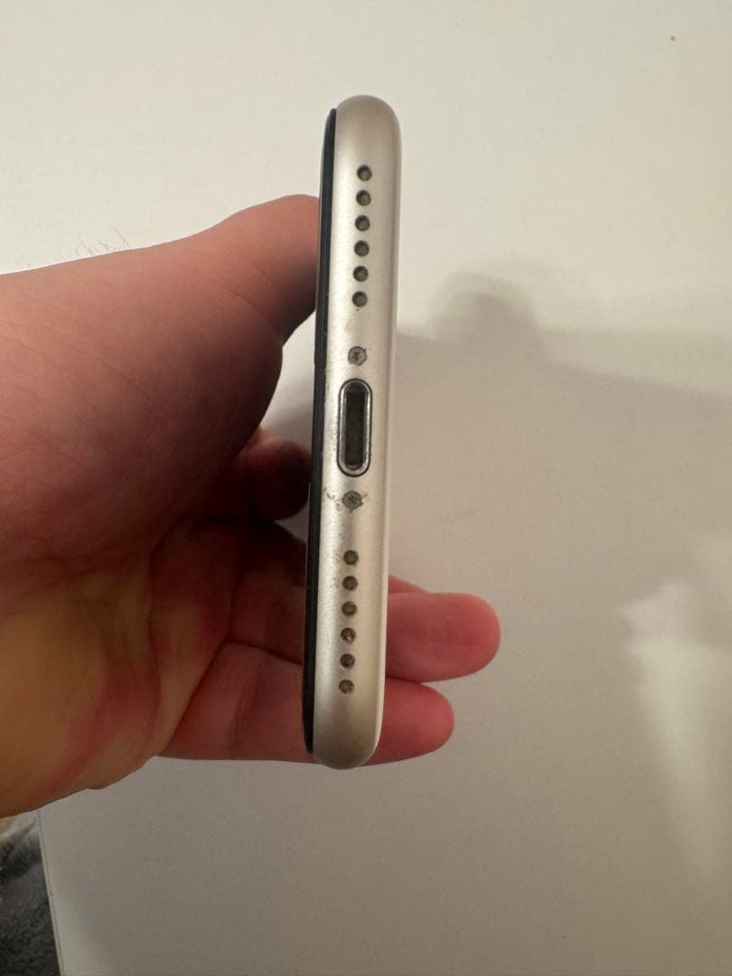 【ジャンク】iPhone SE (第3世代) 128GBスターライトSIMフリ-