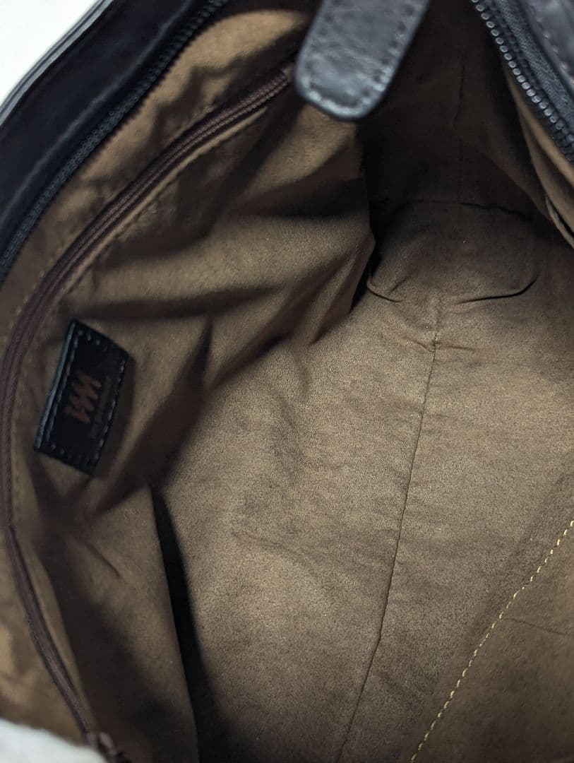 im product　ISSEY MIYAKE ショルダーバック　レザーB739