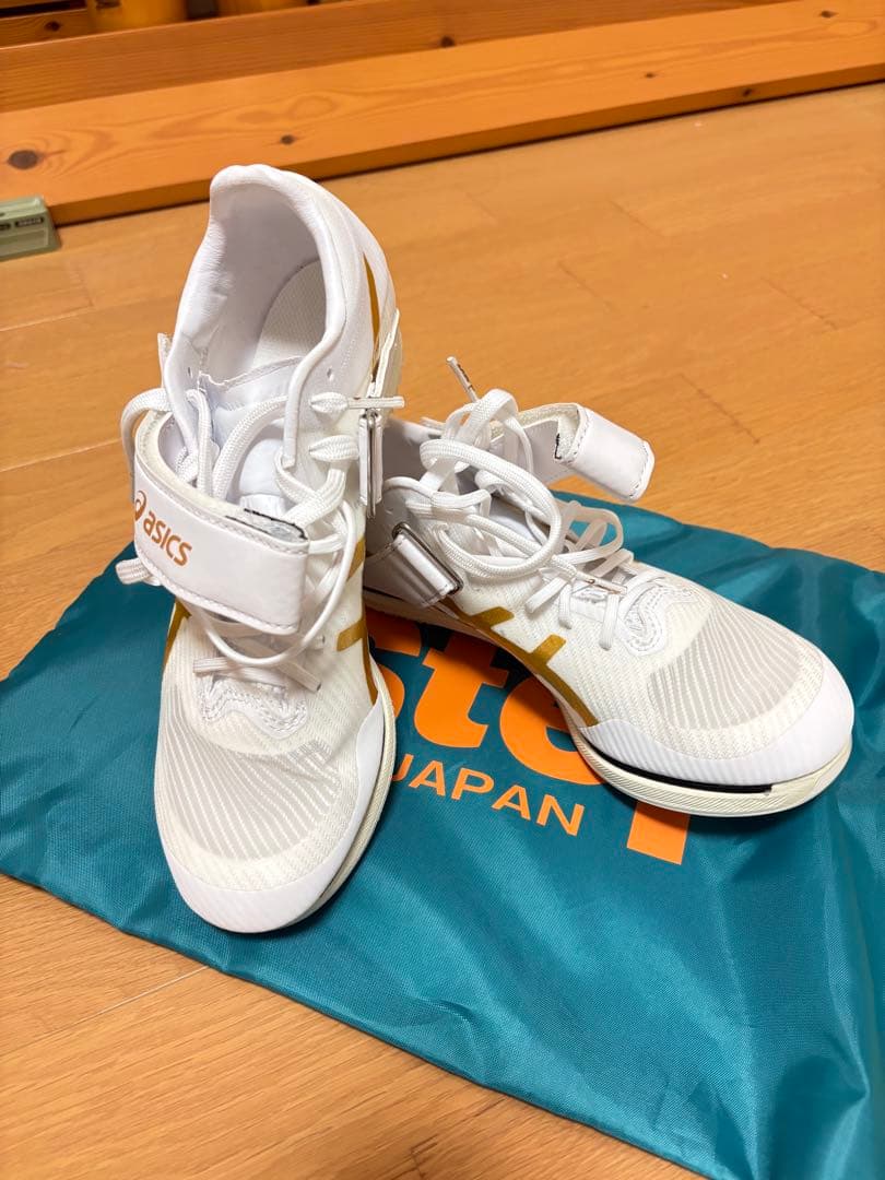 asics 跳躍スパイクシューズ ホワイト/ゴールド