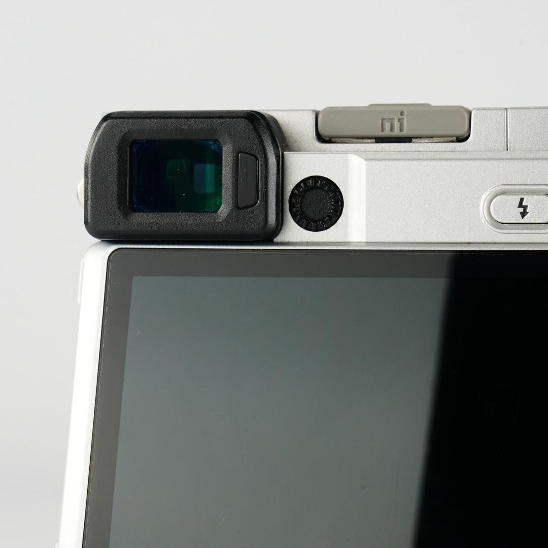 2度と戻らない瞬間を美しく、最高カメラ SONY α6400 ミラーレス 861