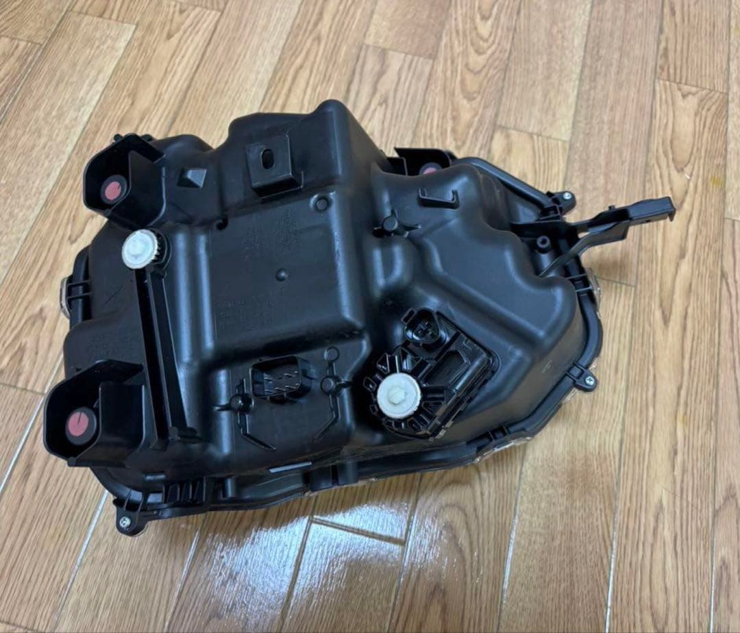 DAIHATSU TAFT 純正グリル、ヘッドライト