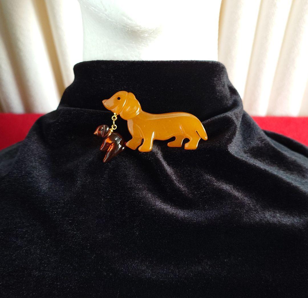 ヴィンテージ ブローチ バルト海琥珀 アンバー2種 ダックスフンド 親子 E49