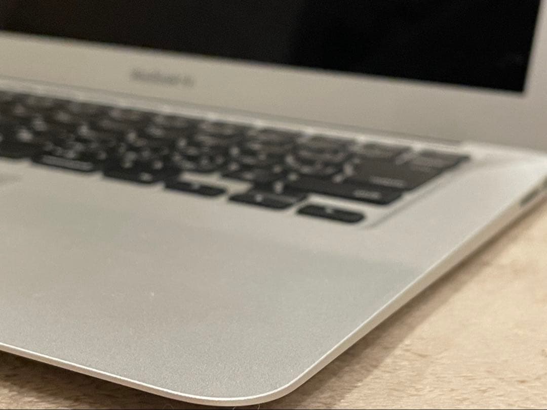 【美品】MacBook Air 13.3 MQD42J/A 256GB