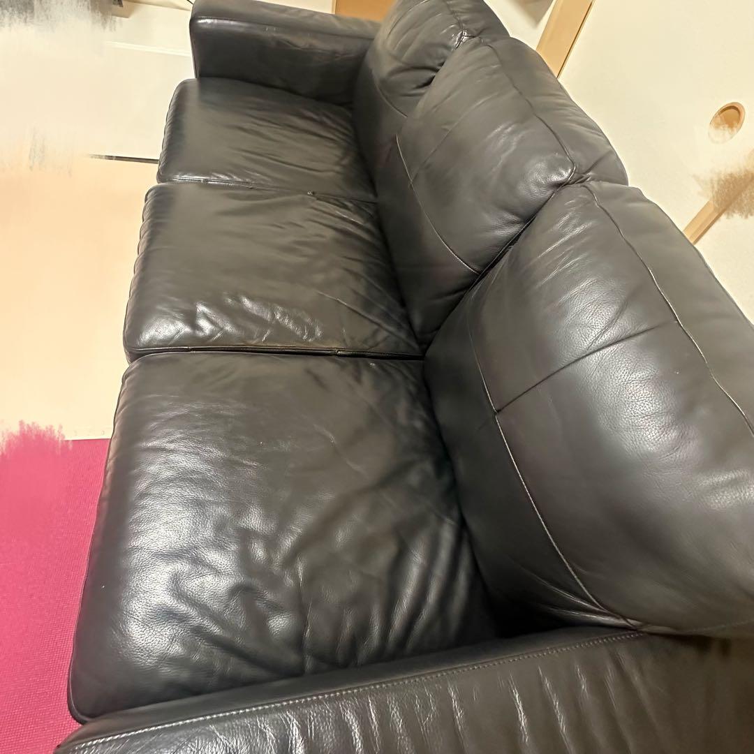 IKEA黒のレザー3人掛けソファ