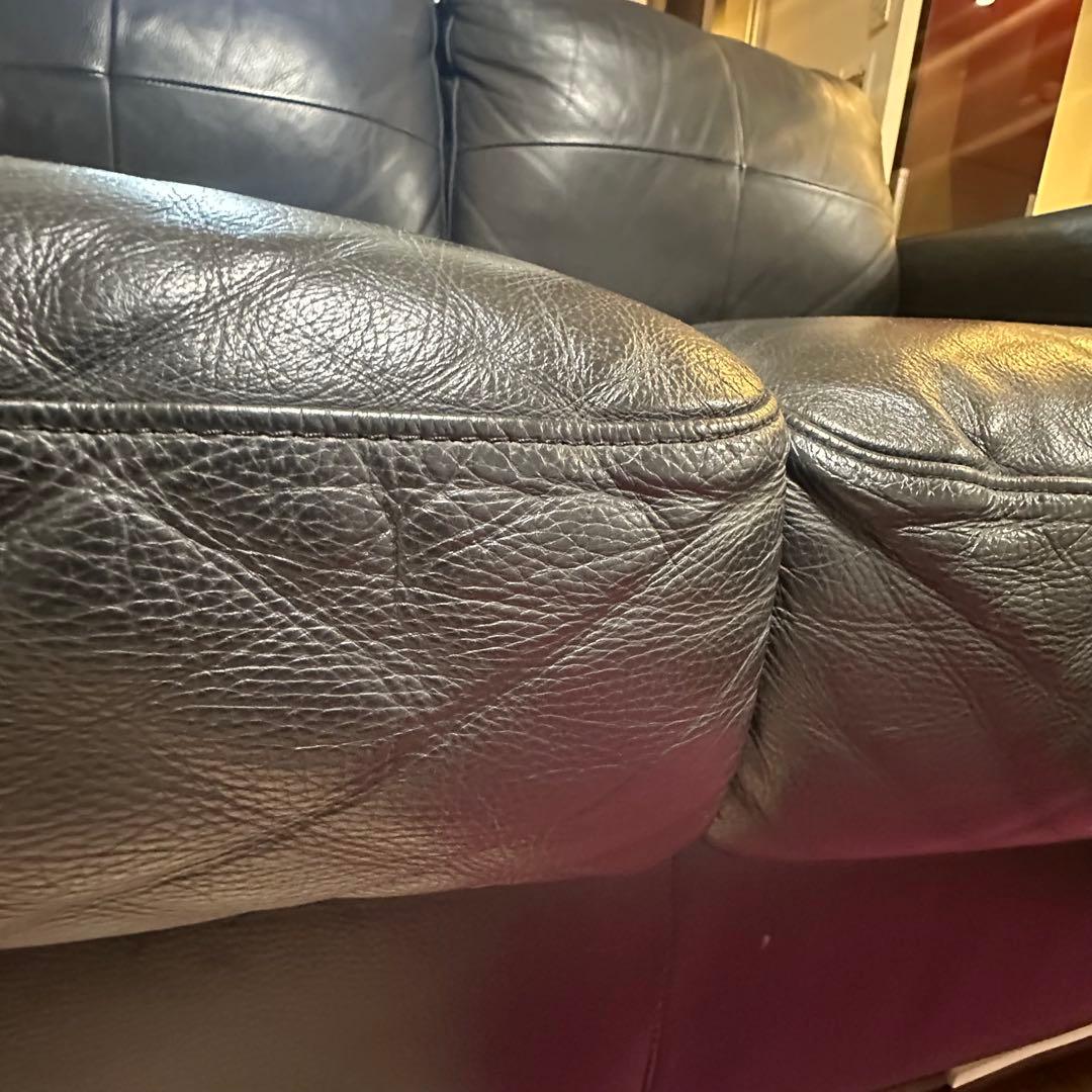 IKEA黒のレザー3人掛けソファ