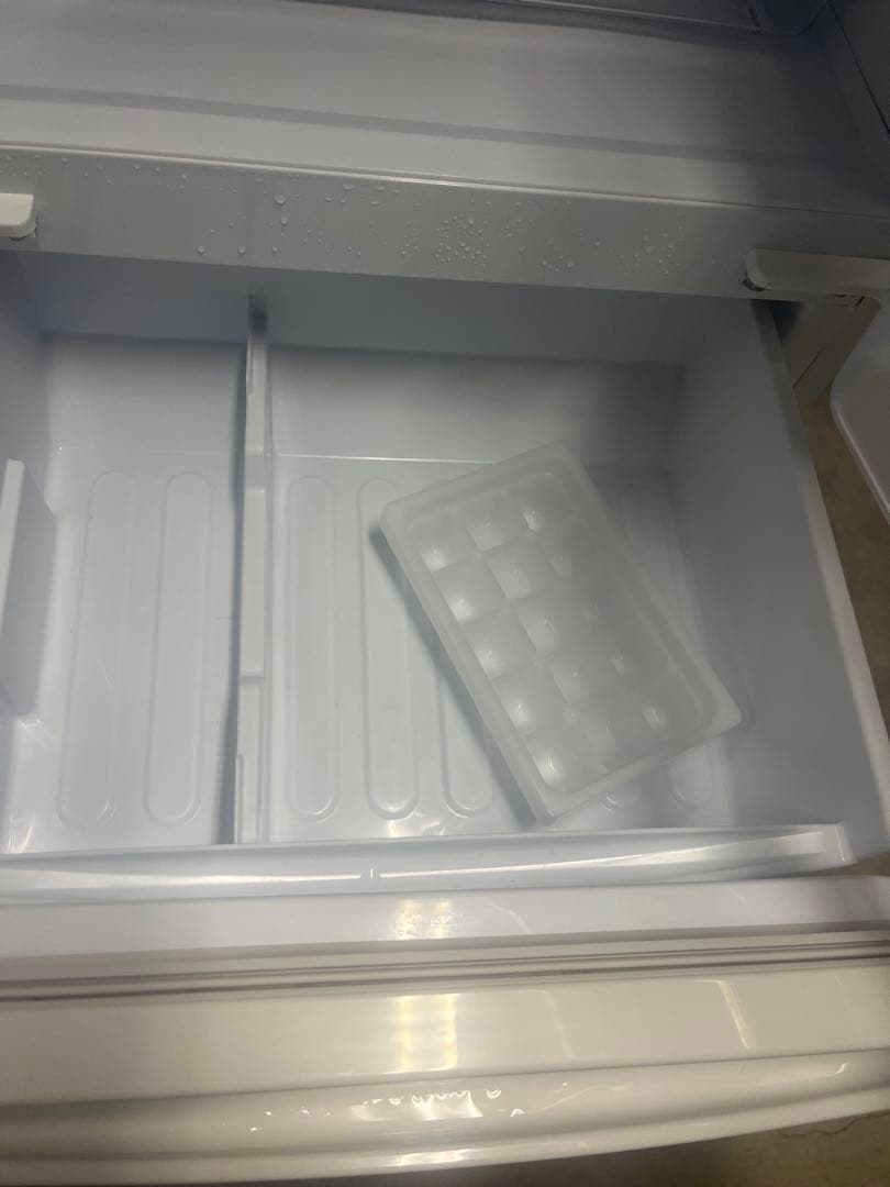 SHARP 2020年製 137ℓ冷蔵庫 SJ-D14F-W