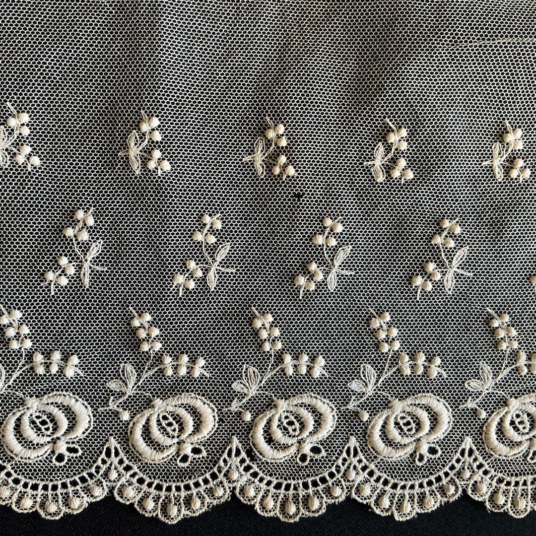 【２】フランスアンティーク　未使用　幅広　チュールレース　刺繍　ビスクドール