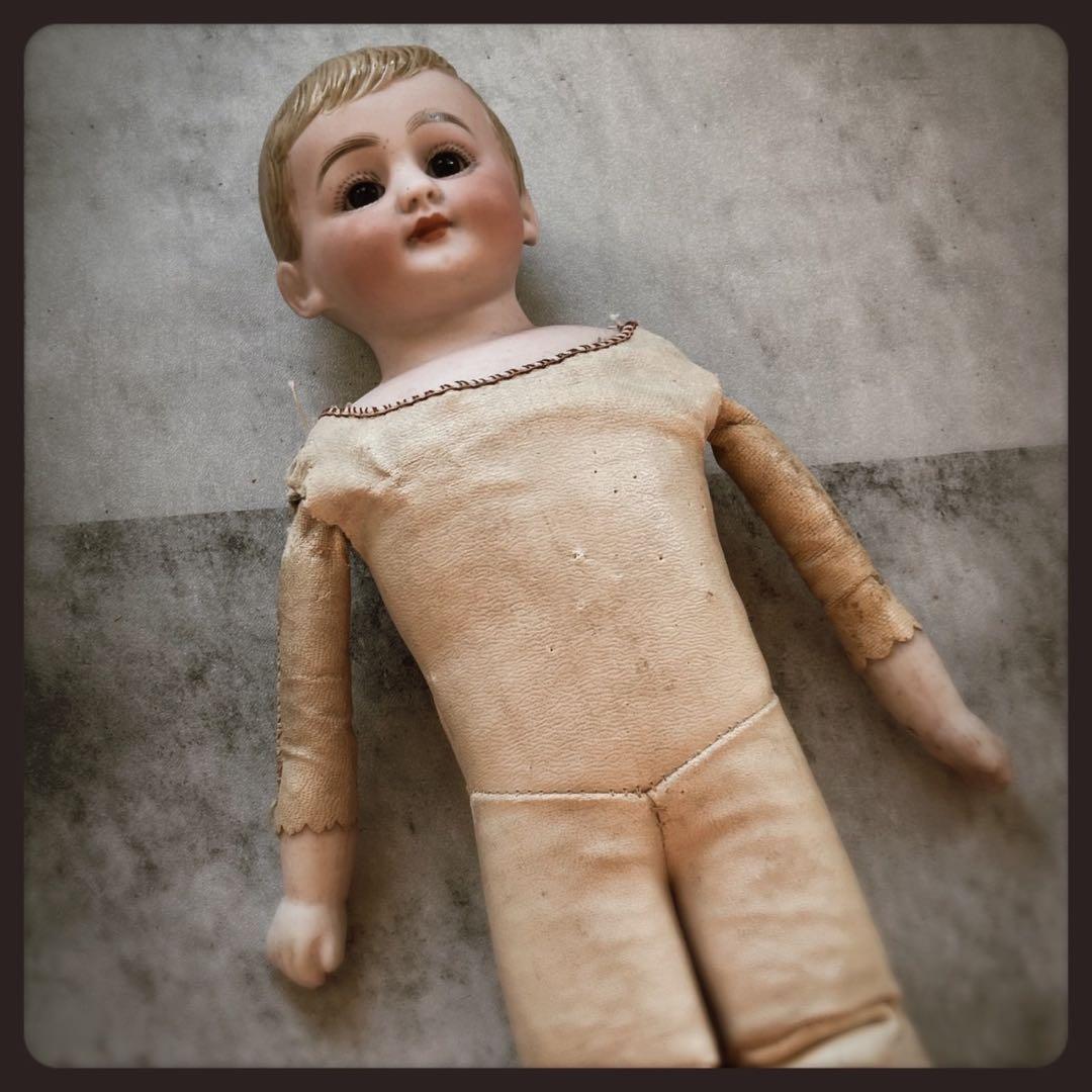 アンティーク　 ブロンドの少年　ビスクドール グラスアイ
