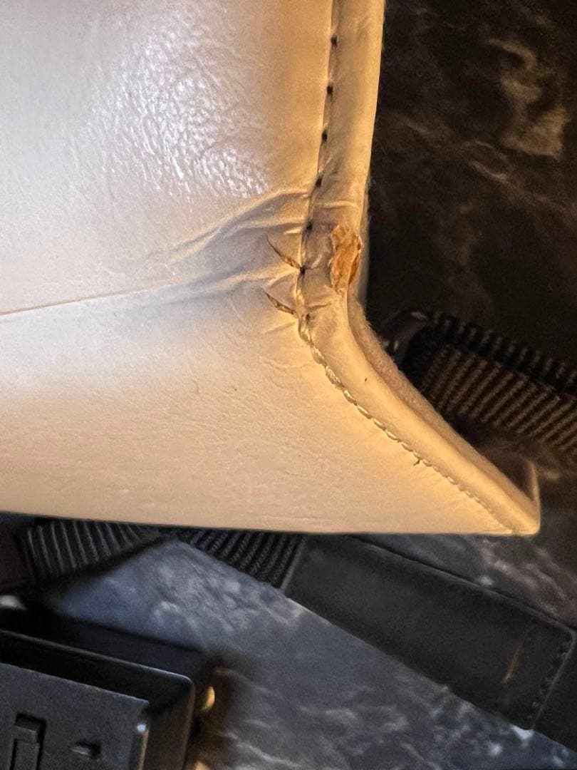 SONY NEX-5Rホワイト 一眼レフカメラ　バッテリー×4　自撮りスイッチ等