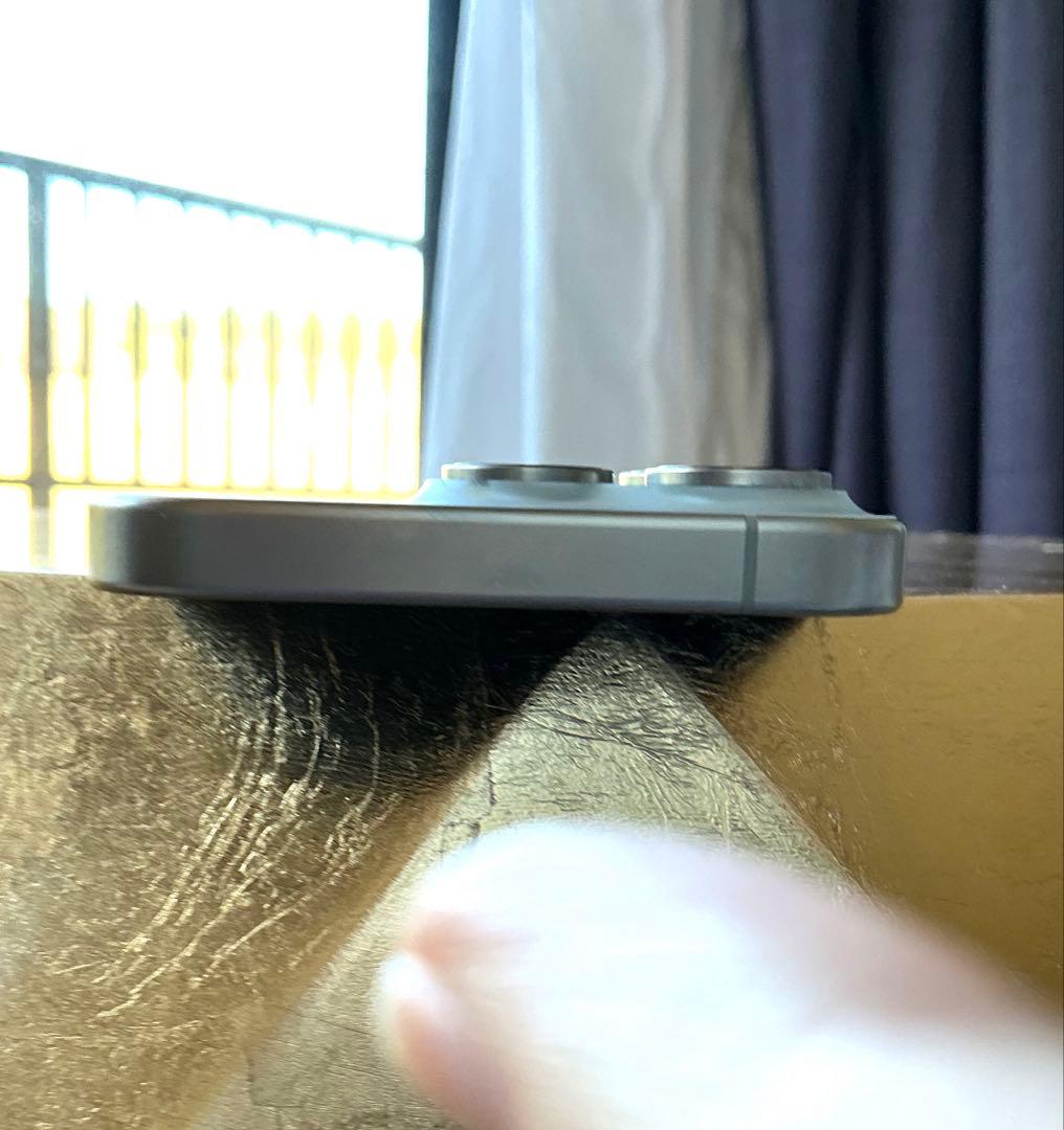 美品　iPhone 15 pro 512gb ナチュラルチタニウム 海外版