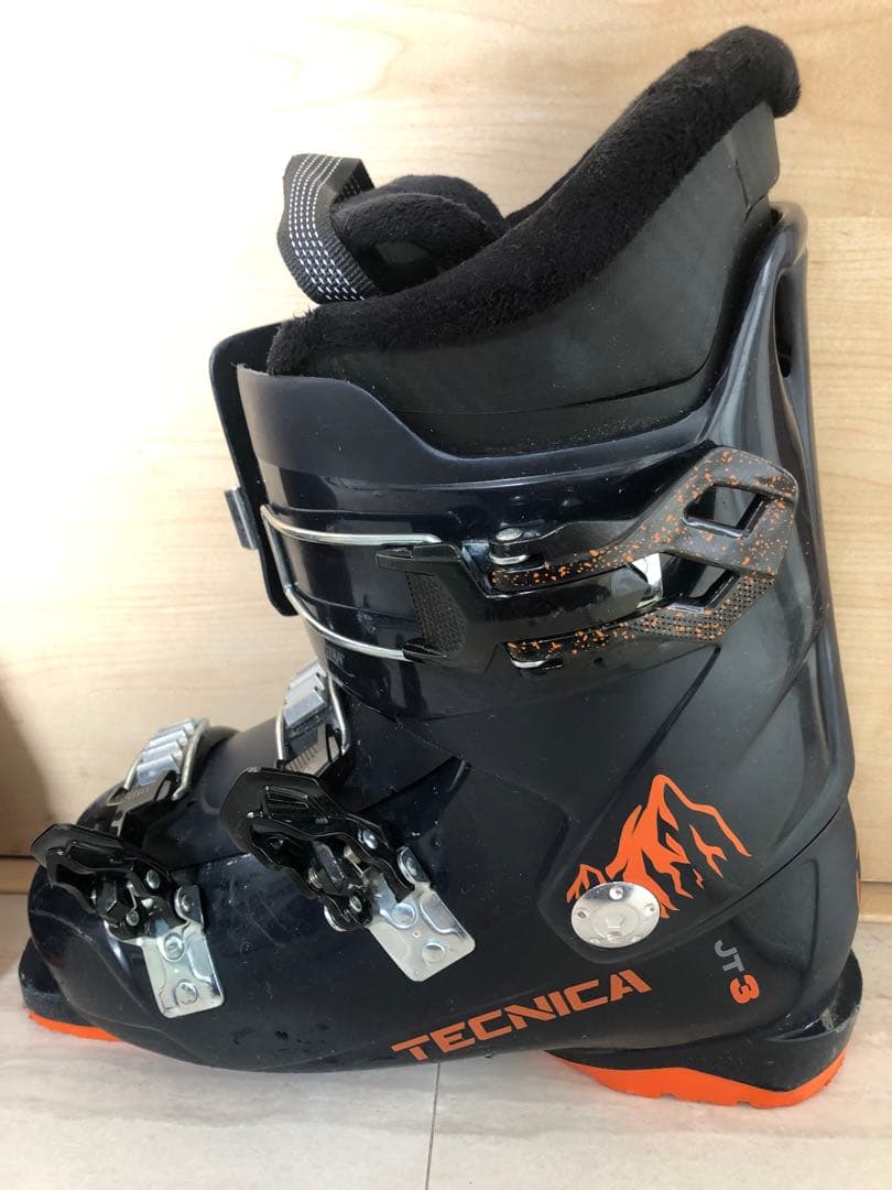 ドイツブランドのフォルクル　バインディング付きスキー板 とブーツのセット