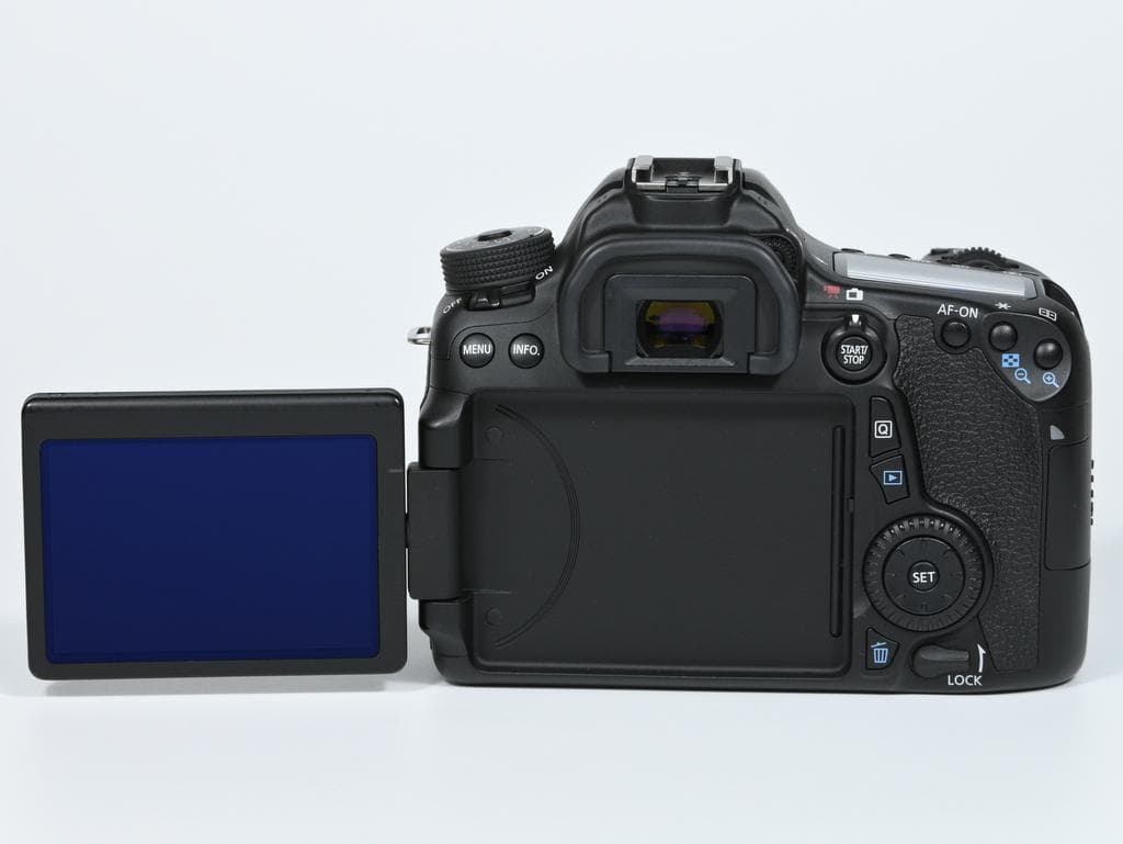 【美品】 キヤノン　Canon EOS 70D ボディ 《ショット数3971》