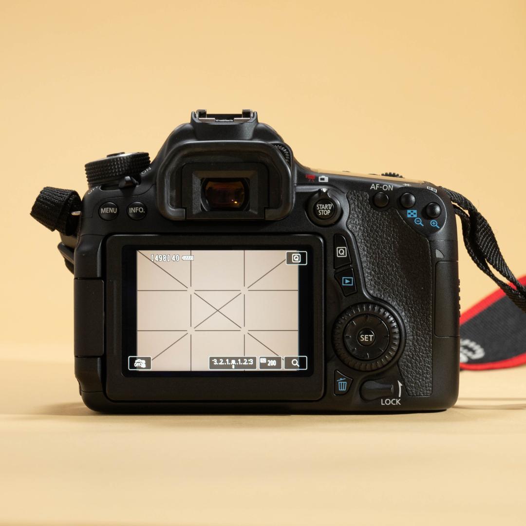 wi-fi搭載！Canon EOS 70D 望遠レンズキット 75-300mm