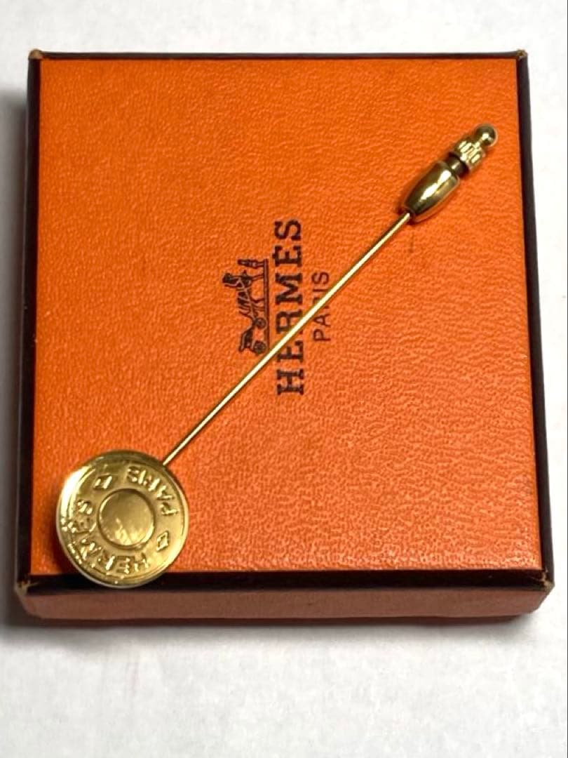 良品　HERMES エルメス セリエ ピンブローチ ピンバッジ ゴールド 箱付き