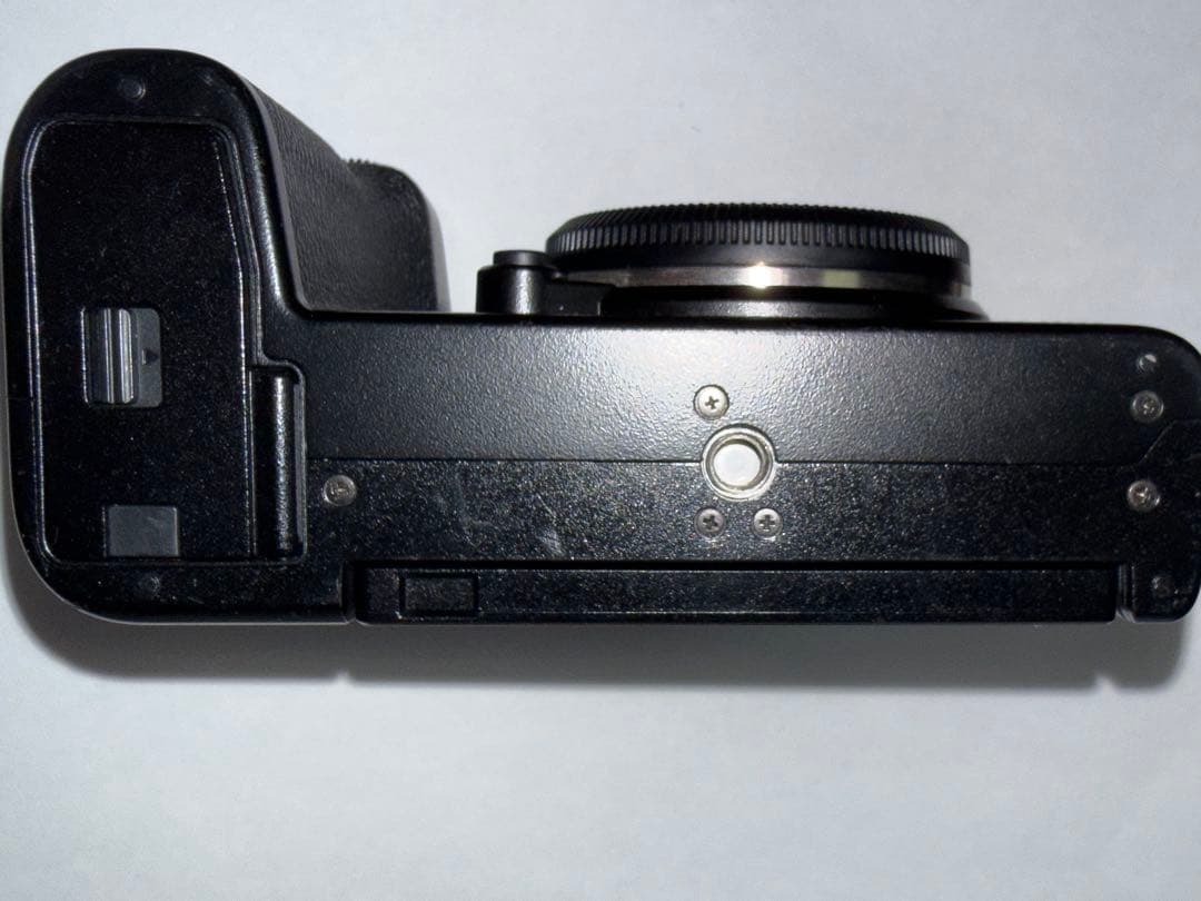 FUJIFILM X-S10 (バッテリー3個、ストラップ、SDカードあり)