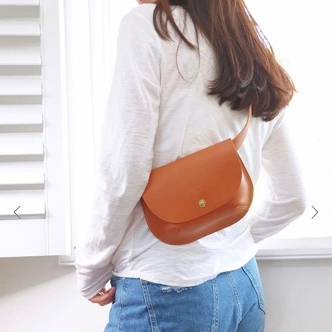 IL BISONTE カウハイド レザー ボディバック　ウエストバッグ　ブルー