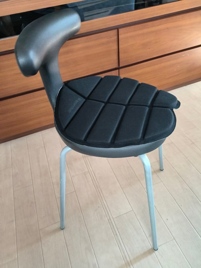 アーユルチェアー　スツール　ブラックＭ　座面高さ49cm &専用耐圧分散マット