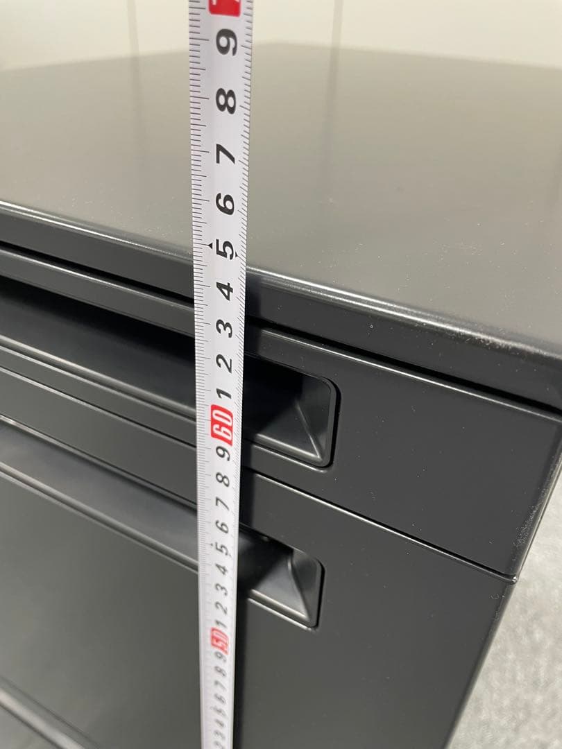 美品　オカムラ　okamura 黒の収納キャビネット（ロック付き）　3段