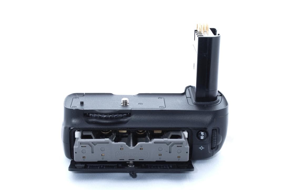 ★Nikon MB-D200 MULTI POWER BATTERY PACK