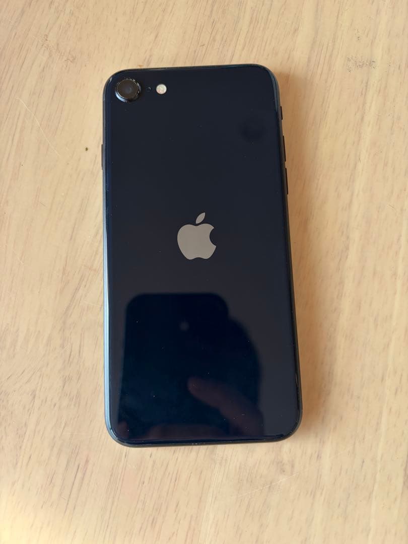 iPhone SE3 第3世代　64g 本体