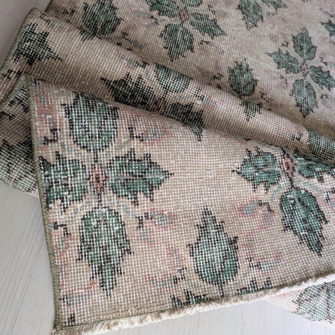 109×201 落ち着きベージュ　リーフ柄　トルコヴィンテージラグ